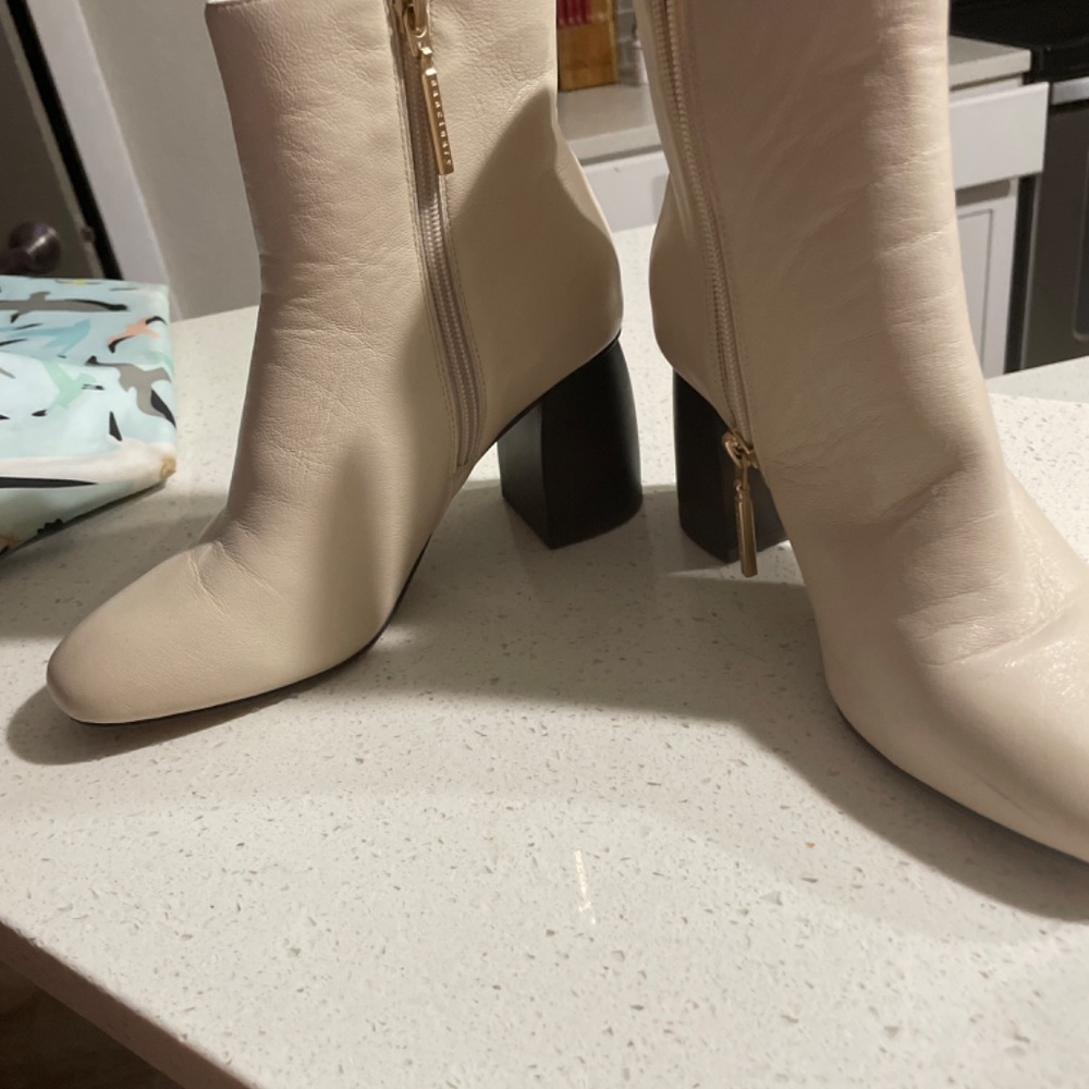 Boot - Picture 2 of 3
